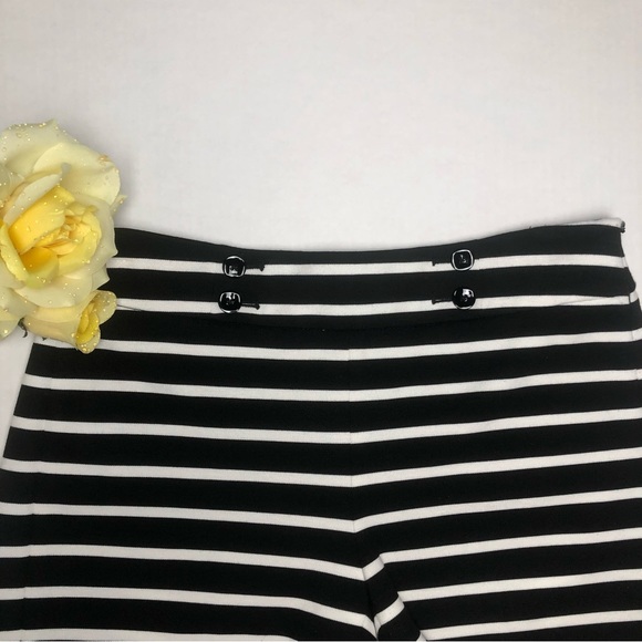 ⭐️NEW⭐️White House Black Market (WHBM) Classic Black & White Stripe Knit Short - Picture 4 of 11